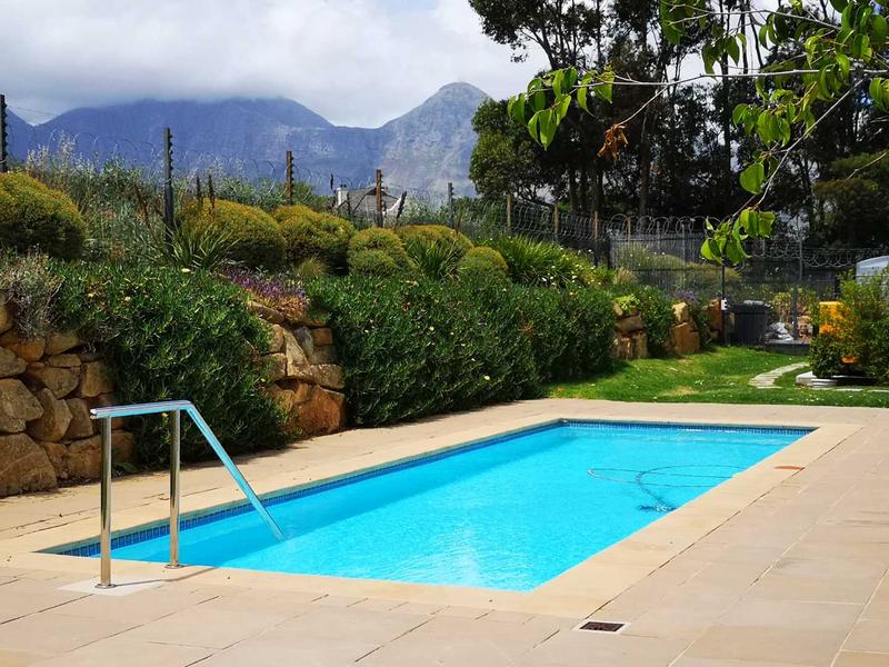 5 Bedroom Property for Sale in Sir Lowrys Pass Village Western Cape
